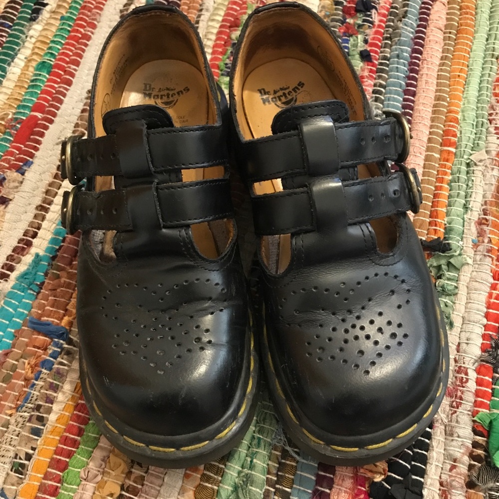 DR. MARTENS MARY JANE SHOES